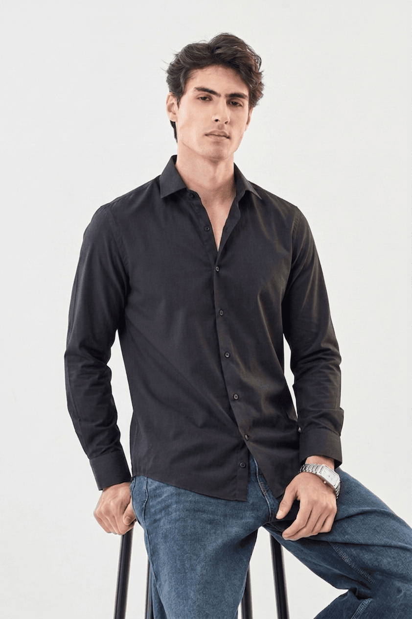 Loyan Men’s Signature Essential Slim-Fit Long Sleeve Dress Shirt – Jet Black
